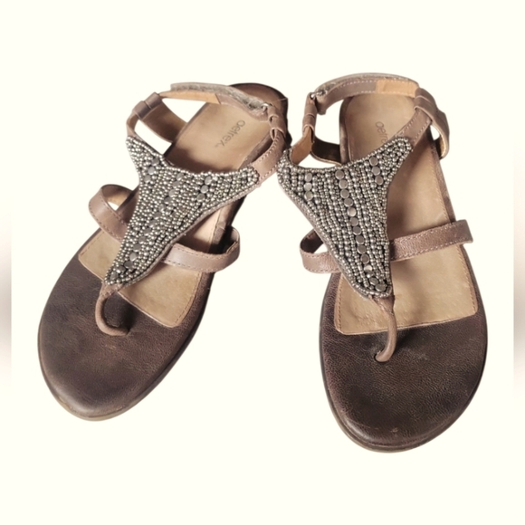Aetrex Women's Chic Beaded Tan Leather Thong Velcro Closure Sandals Sz 38 - Picture 2 of 9